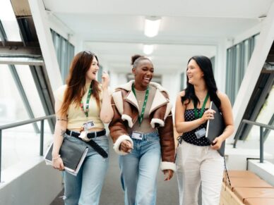 he students at hull college