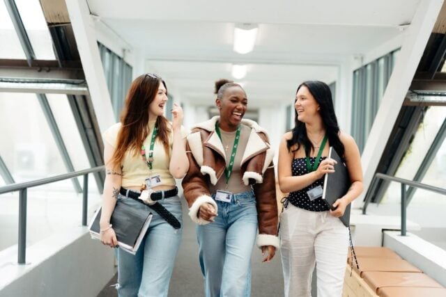 he students at hull college