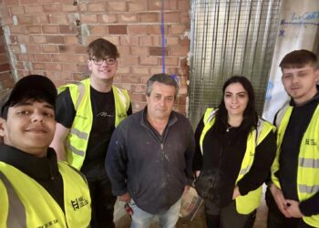 hull college students on trip to lebrija