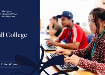 hull college win the queen elizabeth prize for education