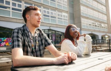 hull college students on the college campus