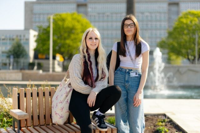 hull college students on the college campus