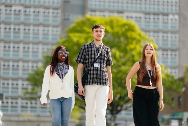 hull college students on the college campus